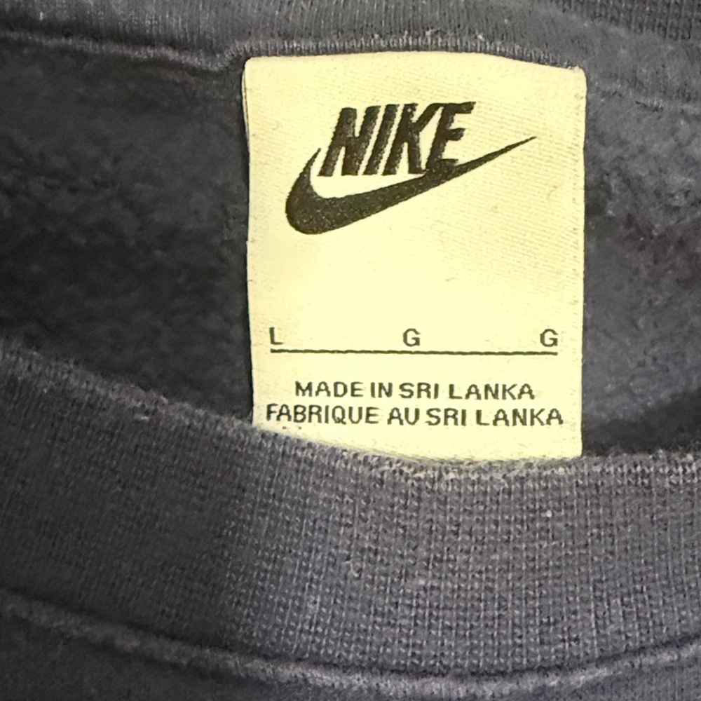 7. Nike Women's Navy Blue Crewneck Sweatshirt - Picture 3 of 9